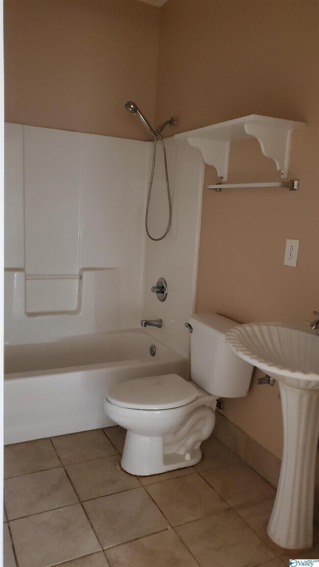 Building Photo - 10443 Wall Triana Hwy