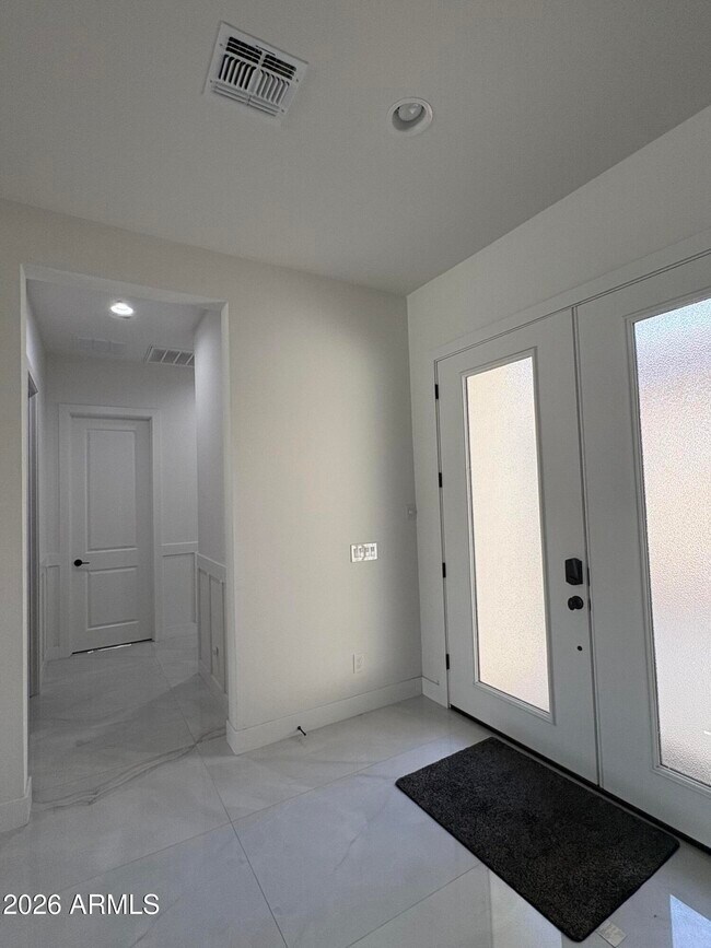 Building Photo - 1285 E Mead Dr