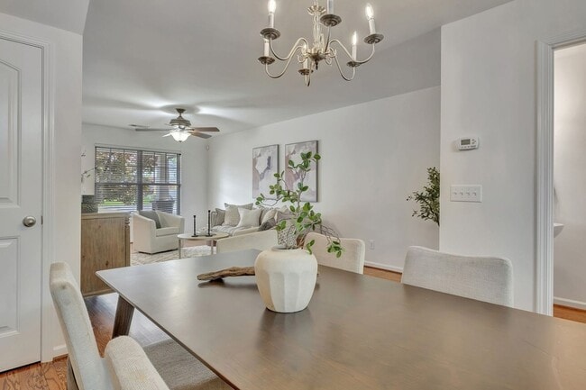 Building Photo - 282 Killian Way