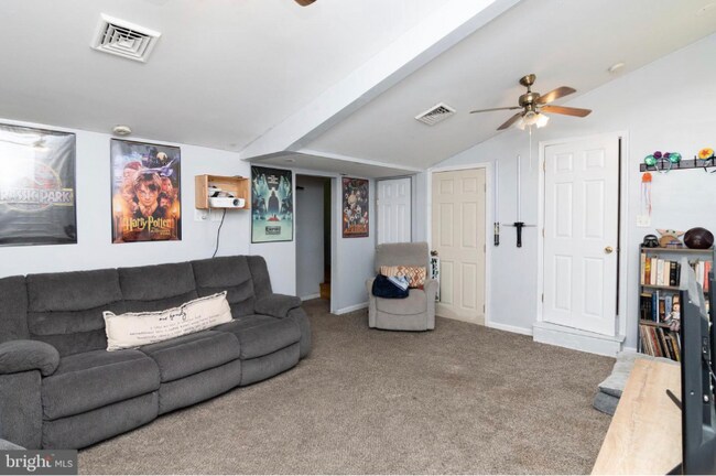 Building Photo - 44 Lexington Dr