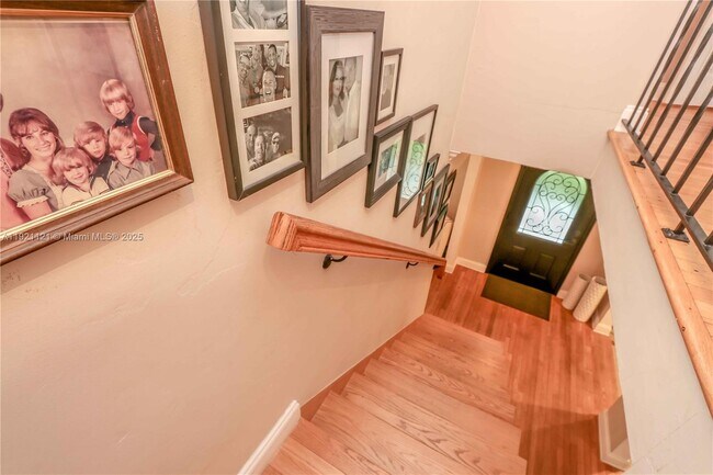 Building Photo - 1700 SW 14th Ave