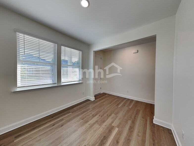 Building Photo - 3532 Lincoln Hts Ln