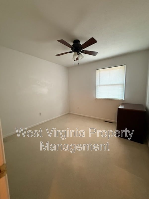 Building Photo - 406 Spruce Ln