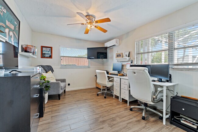 Building Photo - 9674 Dogwood Ave