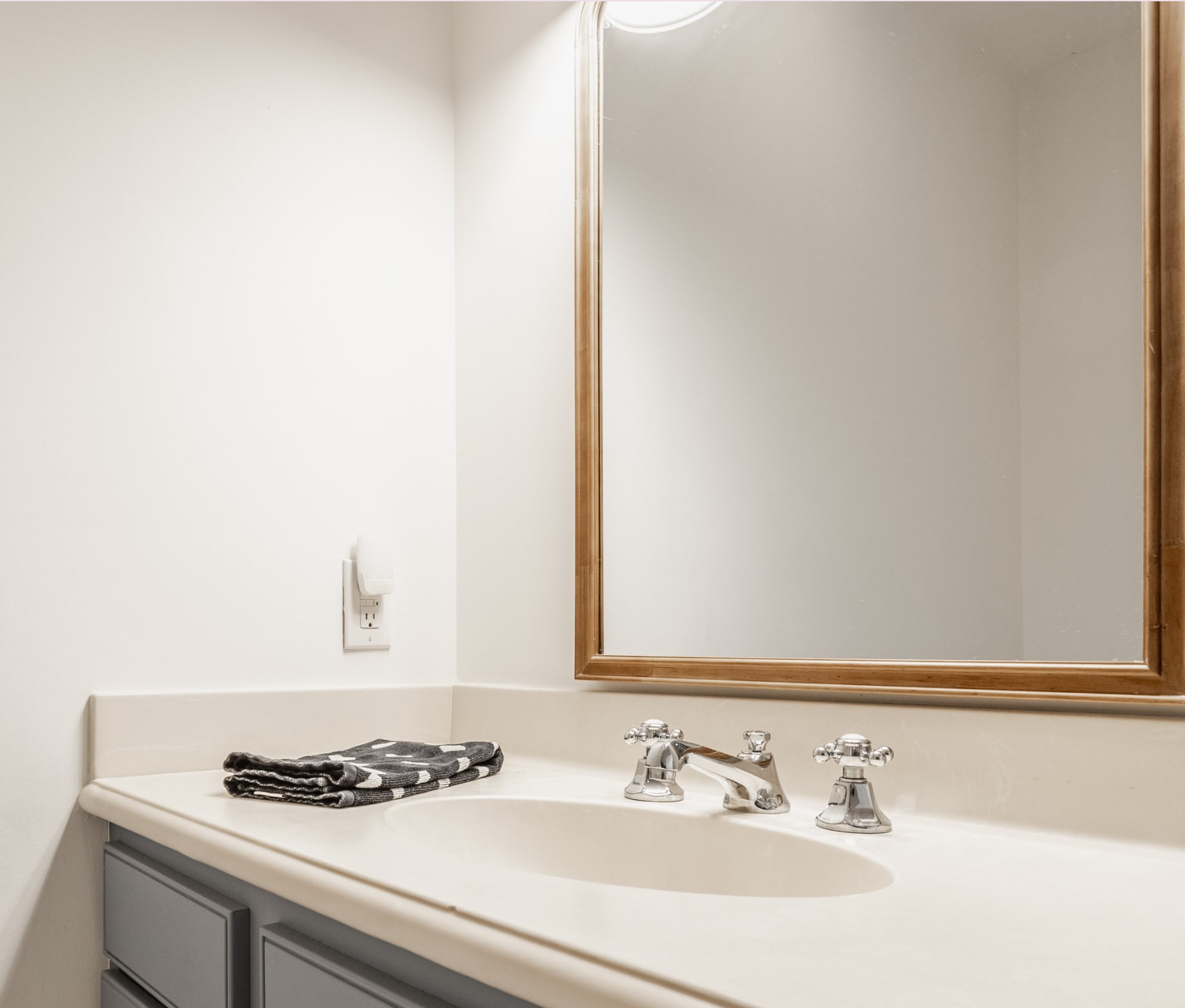 Building Photo - 1820 N 1100 E