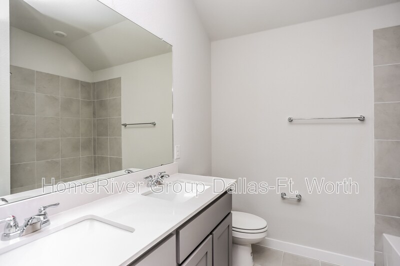 Building Photo - 353 Fire Rock Dr
