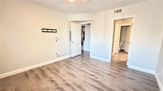 Building Photo - 6650 W Warm Springs Rd