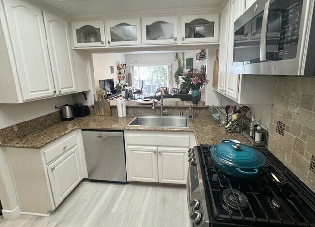 Building Photo - 3645 Cardiff Ave