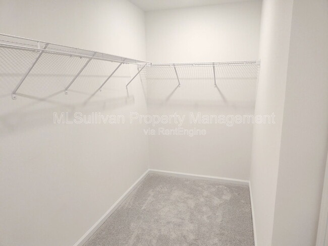 Building Photo - 875 Pilot St