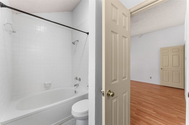 Building Photo - 5406 Meadow Vista Ln