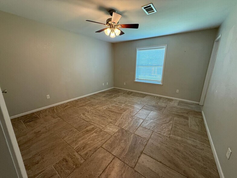 Building Photo - 3203 Bahia Dr