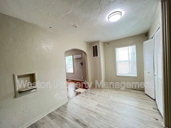 Building Photo - 3116 NW 12th St