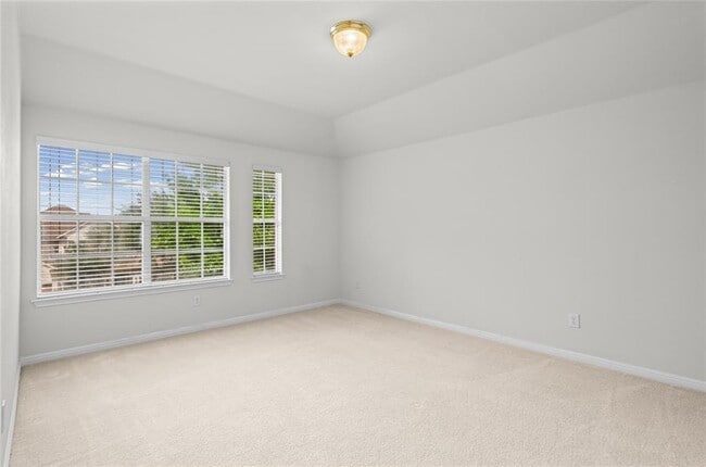 Building Photo - 10700 Pointe View Dr