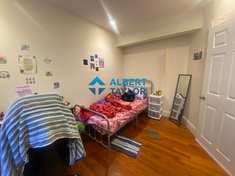 Building Photo - 151 Highland St