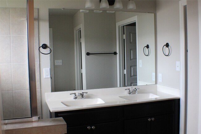 Building Photo - 8115 Anderwood Knl Trce