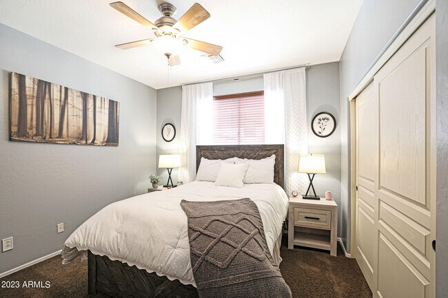 Building Photo - 28920 N Redbloom Ct