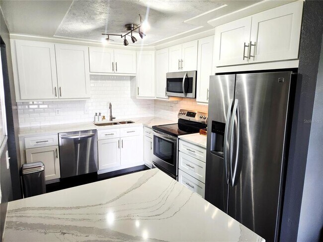 Building Photo - 4651 1st St NE