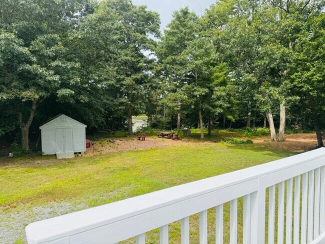 Building Photo - 18 Weaver St