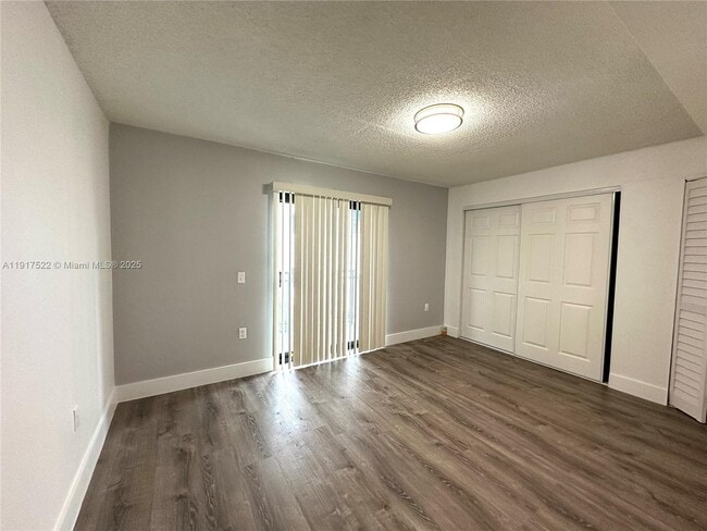 Building Photo - 529 SW 4th St