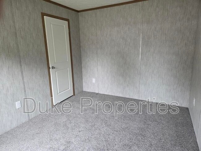 Building Photo - 410 Donegal Dr