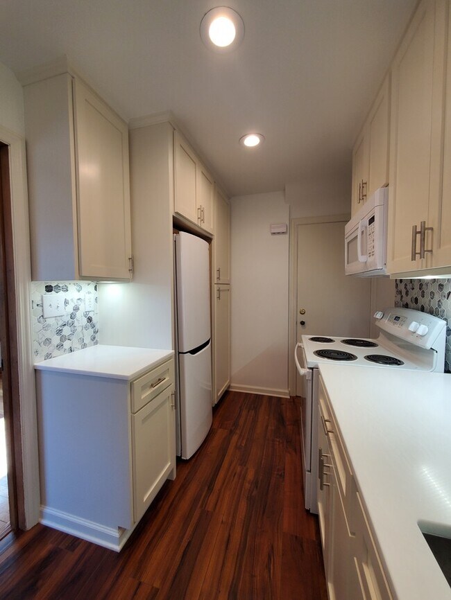 Building Photo - COMING SOON Condo in UA School District!