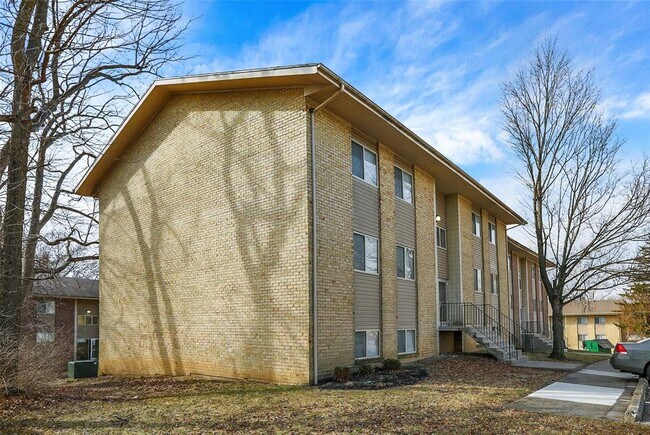 Building Photo - 3771 Cornell Dr