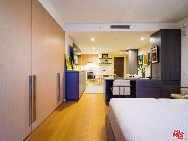 Building Photo - 877 Francisco St