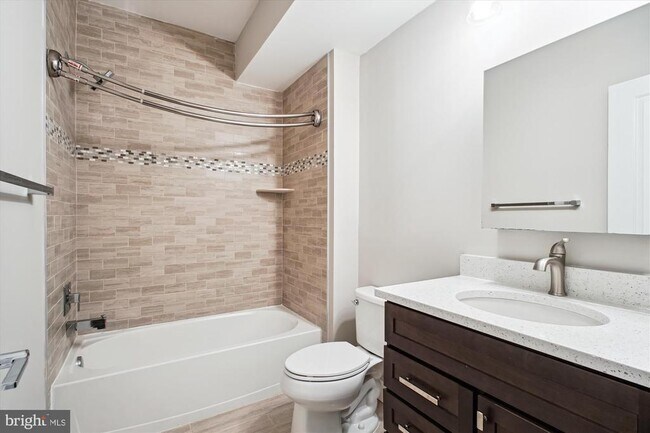 Building Photo - 1565 Hane St
