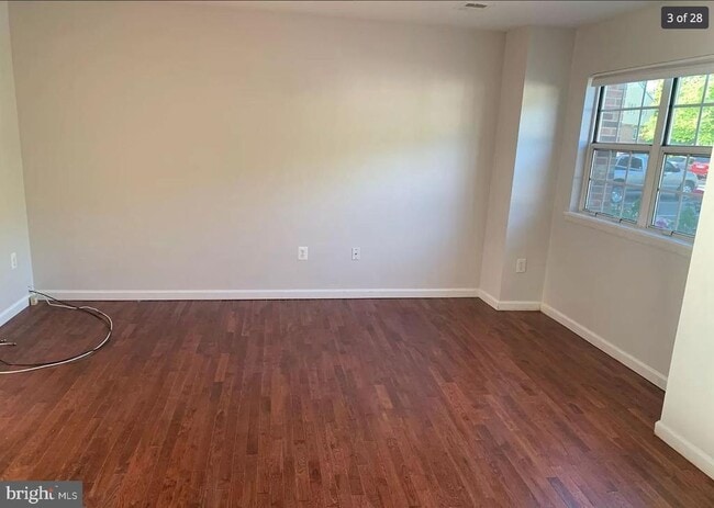 Building Photo - 14880 Emberdale Dr