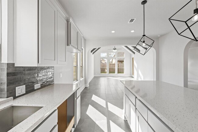 Building Photo - Two story. 4 bedrooms. 3.5 baths. Spacious...