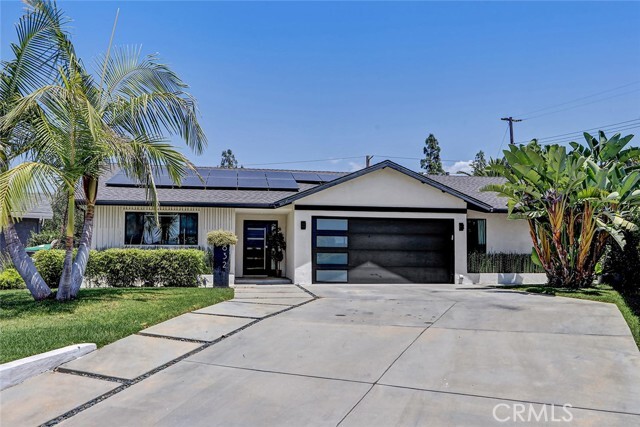 Building Photo - 832 N Oceanbluff Ave