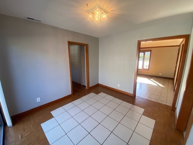 Building Photo - Inviting Pacific Grove Home!