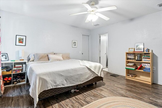 Building Photo - 7417 Elk Pass Dr