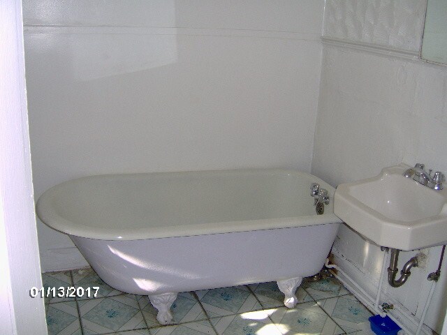 Bathroom - 39 Chestnut Ave