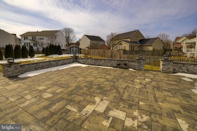 Building Photo - 601 Crossover Ct