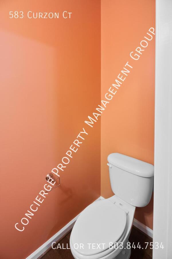 Building Photo - 583 Curzon Court
