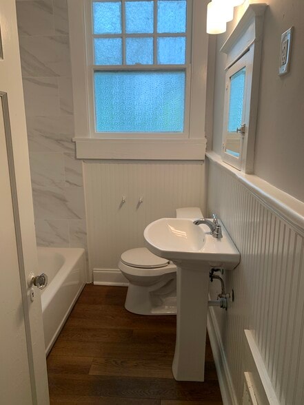 Full Bath - 1215 Foucher St