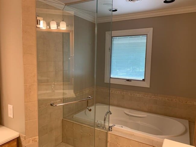 Building Photo - 1308 Shirley St