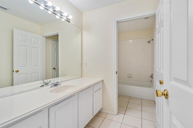 Building Photo - 11011 Hunting Path Ct