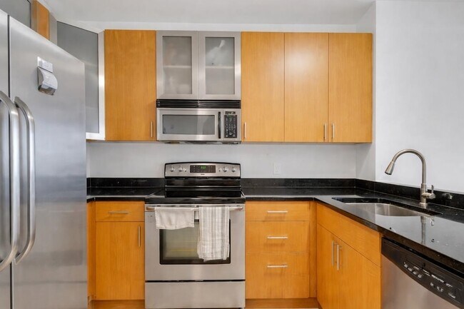 Building Photo - 26 Ave at Port Imperial