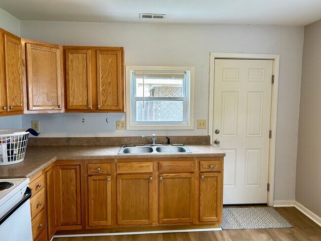 Building Photo - 2-Bed/1-Bath Home in Bluffton!