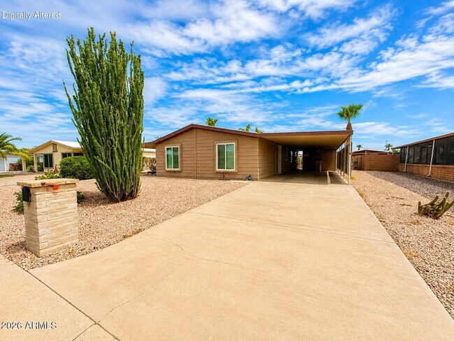 Building Photo - 9317 E Cactus Ln S