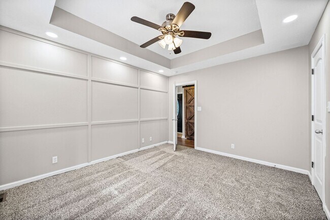 Building Photo - Pet Friendly Three Bedroom!