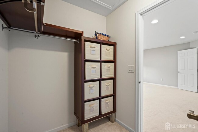 Building Photo - 37 Delmore Dr