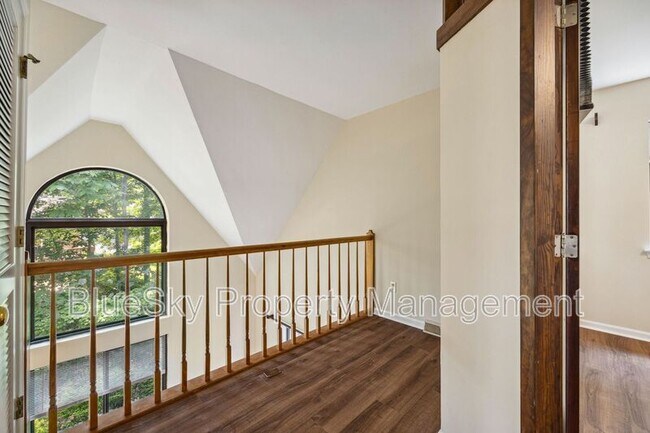 Building Photo - 1676 Royal Oak Ct