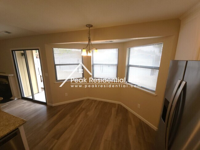 Building Photo - 4537 Fox Valley Cir