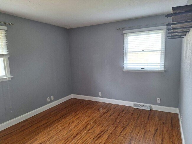 Building Photo - 1084 Nease Dr