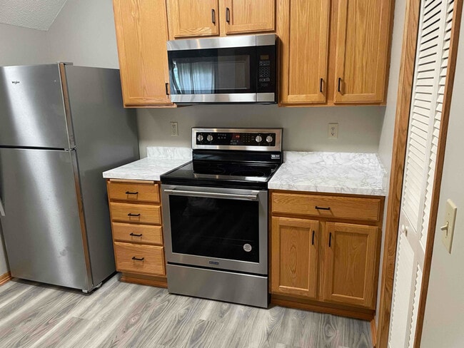 Building Photo - 1889 Wildflower Ct