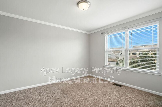 Building Photo - 1009 Artis Town Ln