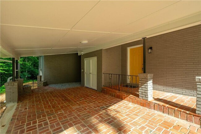 Building Photo - 3860 Carlton Dr